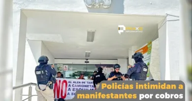 Policías intimidan a manifestantes en Xalapa
